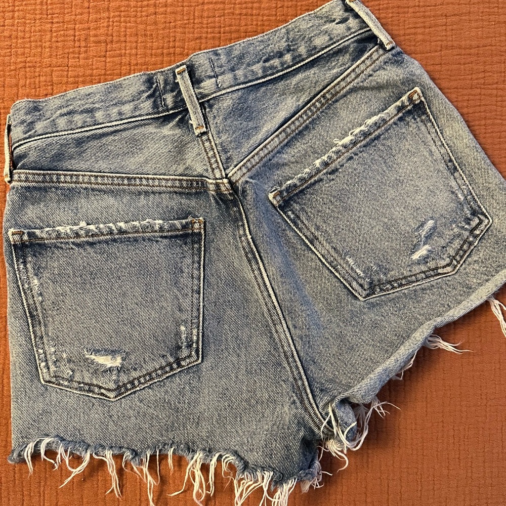 AGOLDE Button Fly Cut-off Shorts - Picture 5 of 6